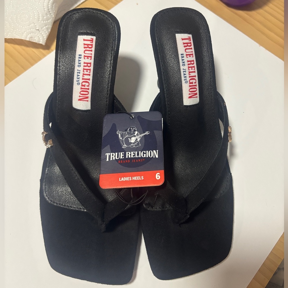True Religion Black Ladies kitten heels sandals